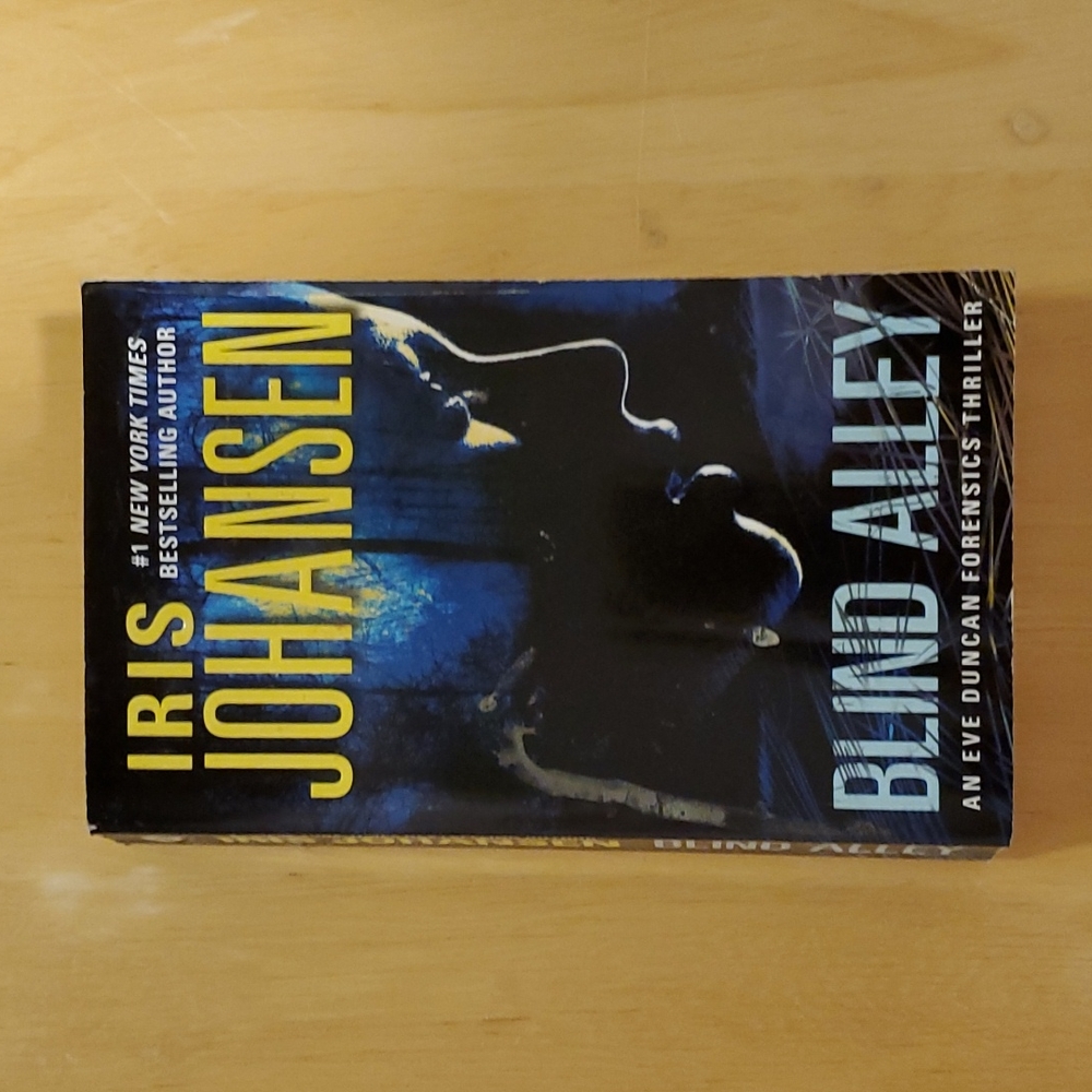 Blind Alley by Iris Johansen